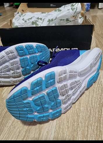 37 Beden Under Armour Mor spor ayakkabı