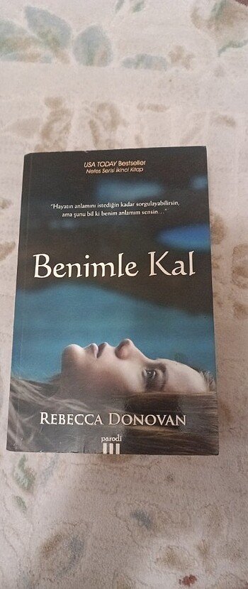 Beden Rebecca donovan tut elimi ve benimle kal
