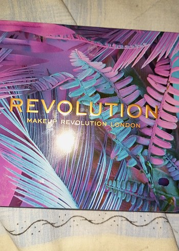 Revolution revolution palet