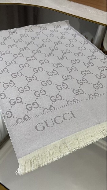 Gucci Çift Taraflı İpeksi Kaşmir Şal