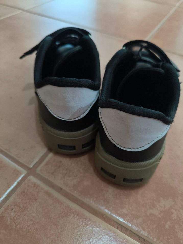 Siyah Cırt Cırtlı Çocuk Spor Ayakkabı - Görsel 3