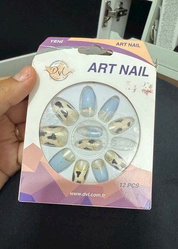 Mavi ve leopar desenli yapay tırnak seti - Görsel 2