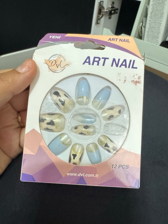 Mavi ve leopar desenli yapay tırnak seti - Görsel 2