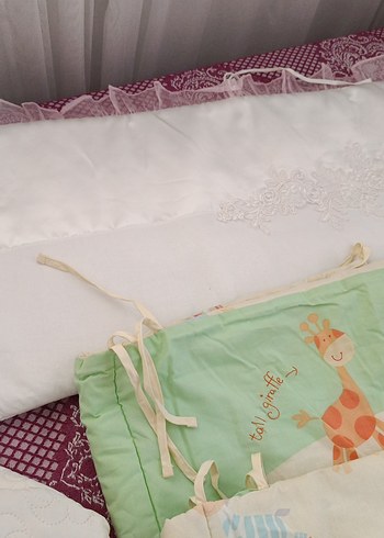 Diğer Çocuklar için Nakışlı Pastel Desenli Uyku Koruyucu