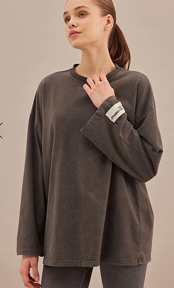 Suud Collection manuka sweat