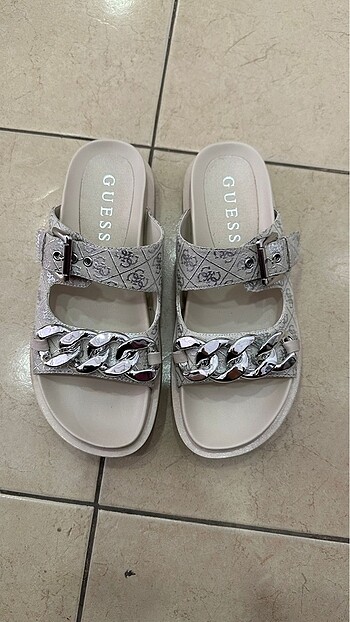39 Beden Guess terlik