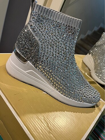 38 Beden Michael kors bot