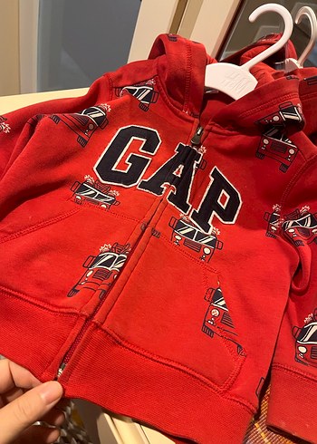 GAP Erkek Çocuk Sweatshirt 3 yaş