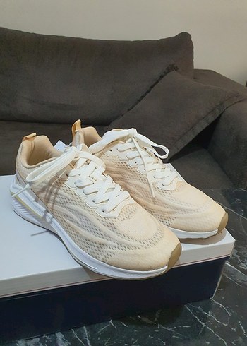 Us Polo Assn Kadın Spor Ayakkabı 38 numara sıfır etiketli - Görsel 2