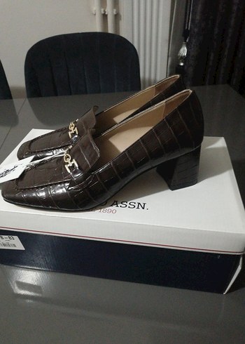 Kahverengi Klasik Kadın Deri Topuklu Ayakkabı - Görsel 2