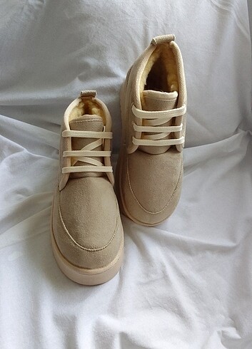 38 Beden Bağcıklı Ugg Modeli