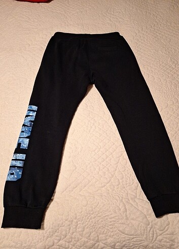 11-12 Yaş Beden siyah Renk H&M 11-12 YAS ESOFMAN ALT
