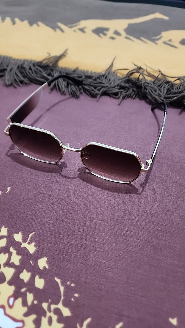 Klasik Tarzda Tokalı Kahverengi Kadın Gözlüğü - Görsel 4