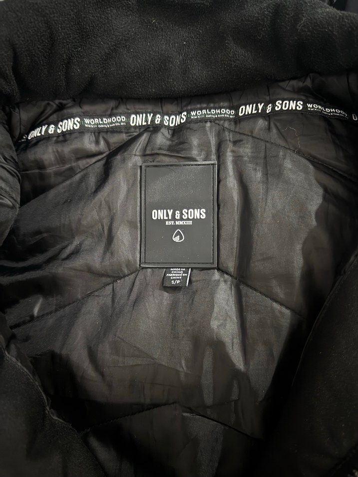 Siyah Yüksek Yakalı Erkek Mont - Görsel 4