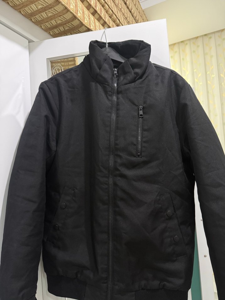 Siyah Yüksek Yakalı Erkek Mont - Görsel 3