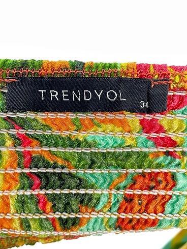34 Beden çeşitli Renk Trendyol & Milla Mini Üst %70 İndirimli.