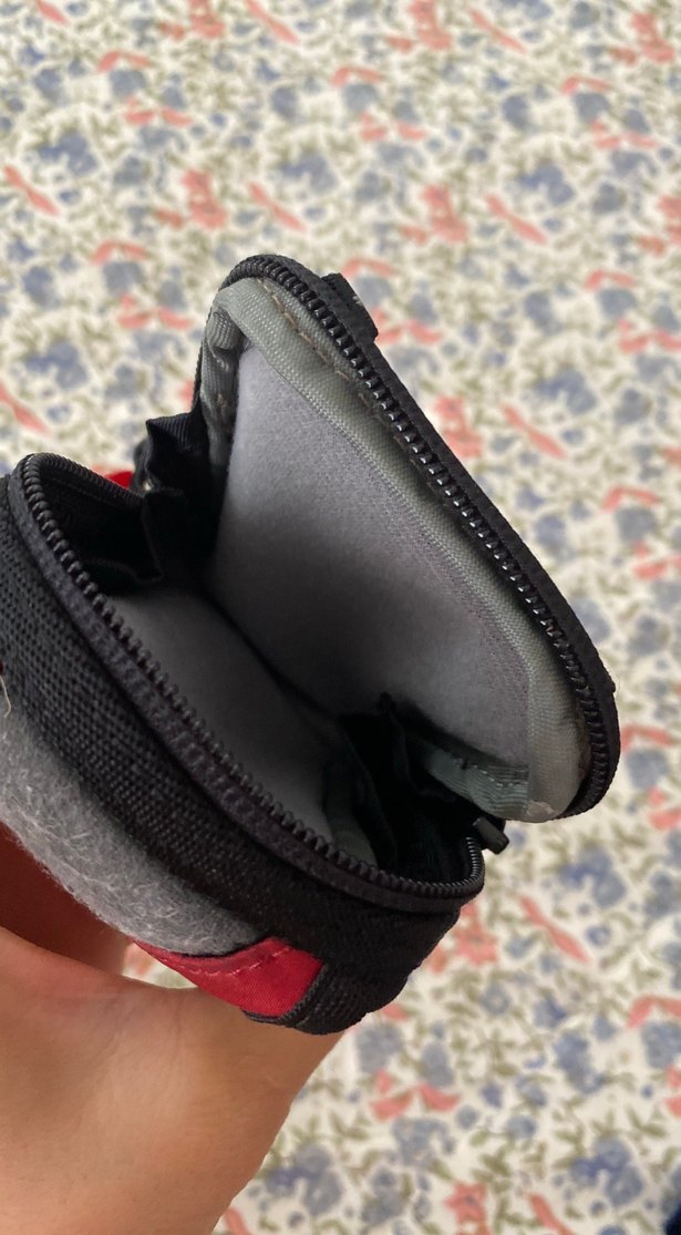 Kırmızı Gri siyah renklerde,ERKEK spor cüzdan.İthaldir boy 12 cm - Görsel 4