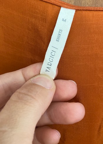 Bakır renk Kadın simli Saten Fırfırlı V Yakalı Bluz - Görsel 2