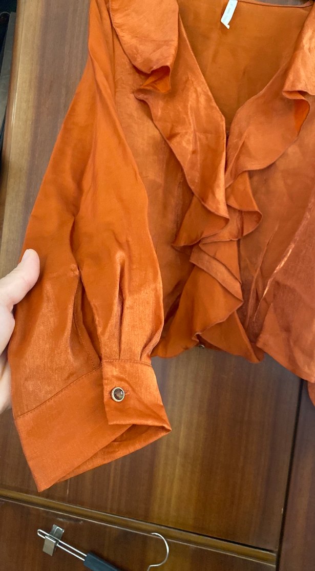 Bakır renk Kadın simli Saten Fırfırlı V Yakalı Bluz - Görsel 4