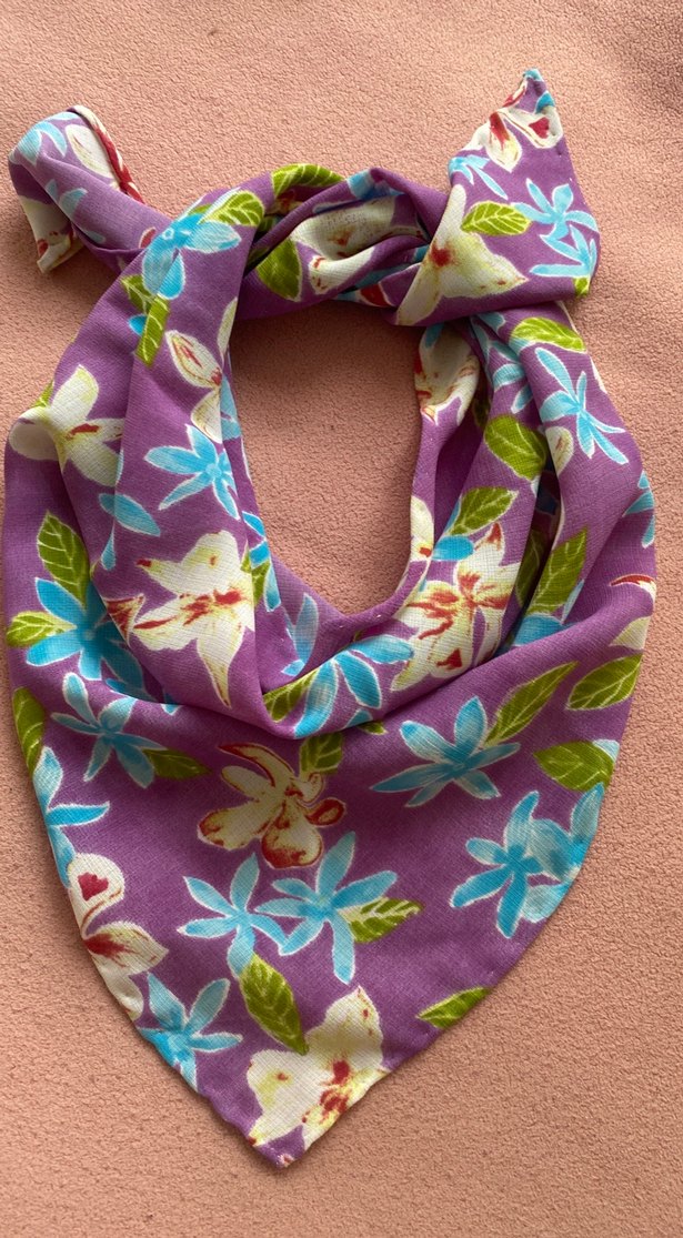 Üçgen Mor Çiçek Desenli Kadın Fular - Görsel 2