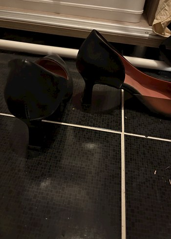 Siyah Deri Stiletto Tokalı Kadın Topuklu - Görsel 3