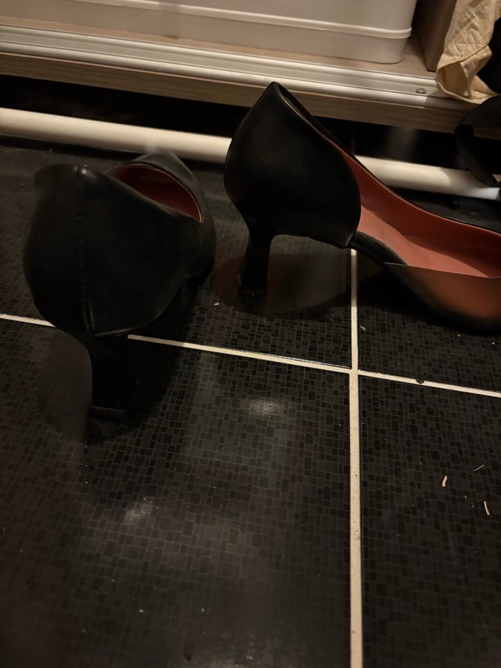 Siyah Deri Stiletto Tokalı Kadın Topuklu - Görsel 3