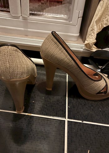 Bej Yılan Desenli Platform Topuklu Kadın Ayakkabı - Görsel 3