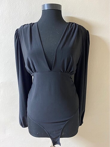 Siyah çıtçıtlı bluz