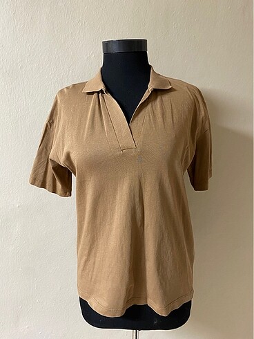Kahverengi yakası trikolu tshirt