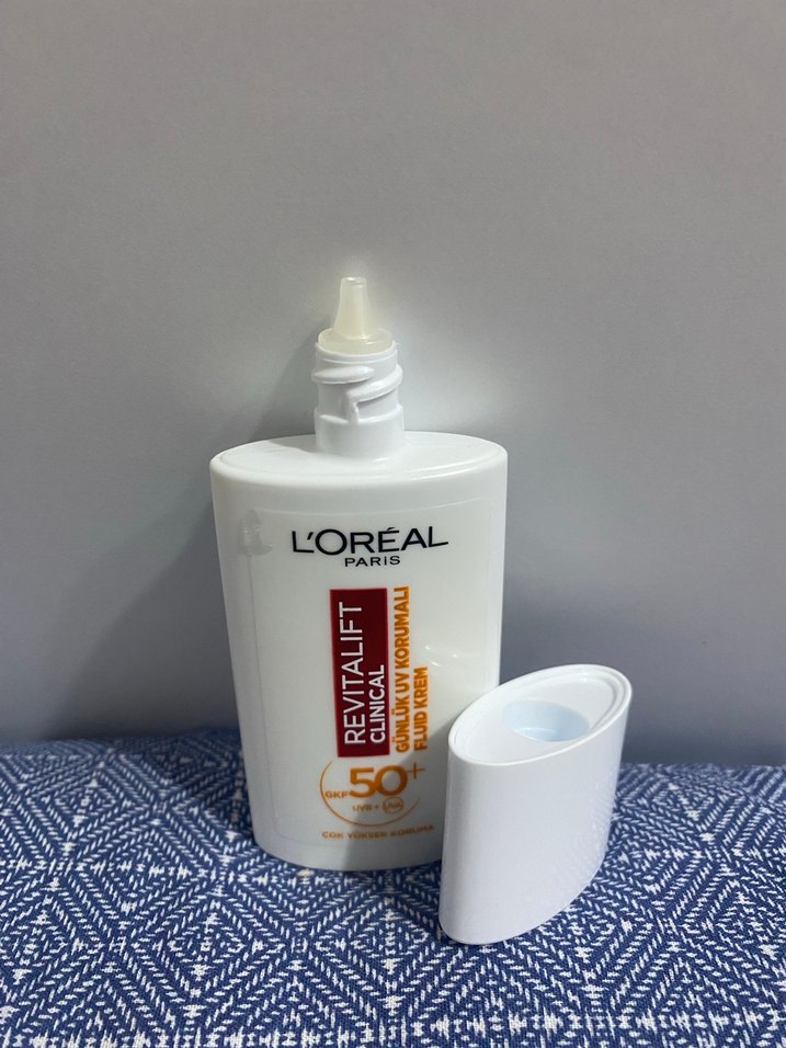 L'Oréal Revitalift Güneş Koruyucu SPF 50+ - Görsel 4