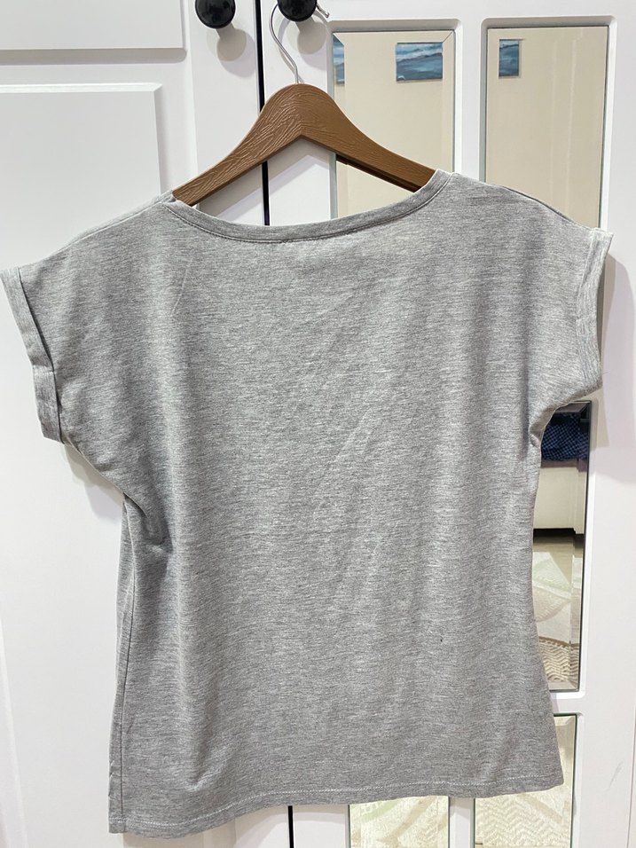 Gri Baskılı Kadın Tişört - Görsel 5