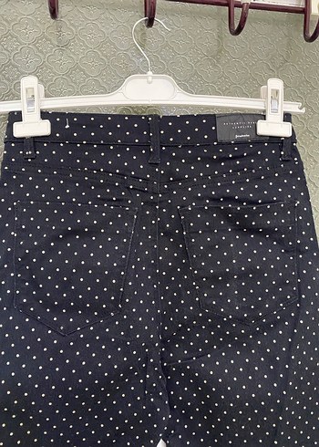 Kadın Siyah Puantiyeli Dar Kesim Kot Pantolon - Görsel 5