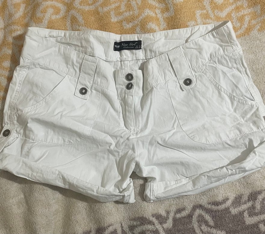 Düşük bel beyaz keten şort - Görsel 3
