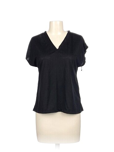 Diğer T-shirt %70 İndirimli.