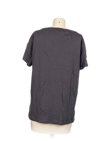 m Beden Trendyol & Milla T-shirt %70 İndirimli.