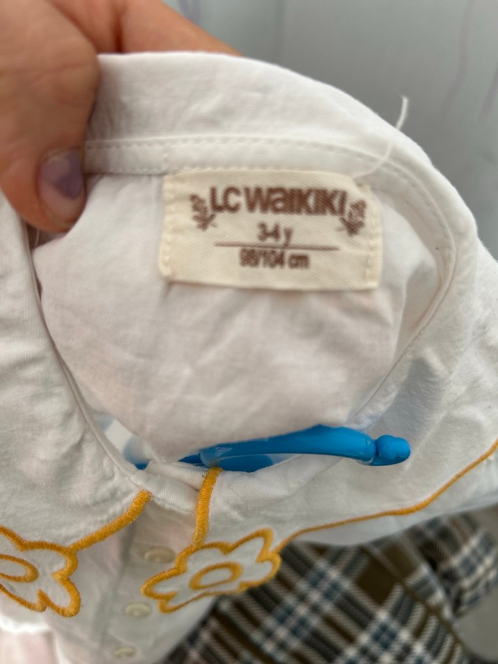 Çiçek Nakışlı Beyaz Pamuklu Kız Gömlek - Görsel 4