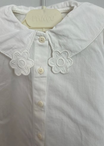 Nakışlı Yakalı Kız Çocuk Beyaz Gömlek - Görsel 2