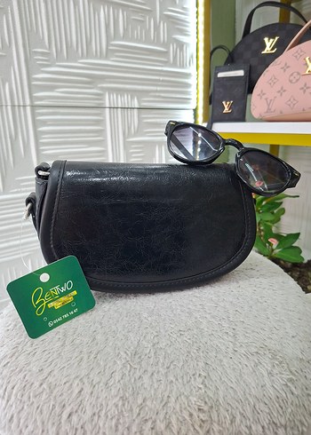 Bordo Deri Tokalı Kadın Çanta gözlük kombini - Görsel 4