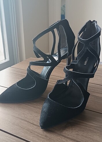 Koton Siyah Süet Stiletto 
