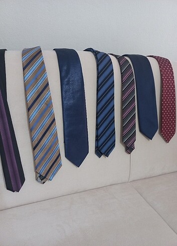 Diğer Desenli ve düz modellerde kravat 7 adet 180 TL 