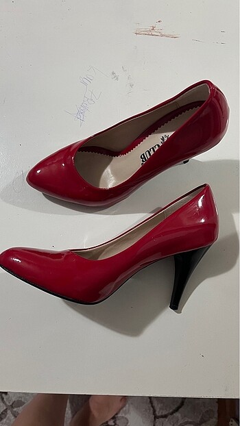 36 Beden kırmızı Renk stiletto