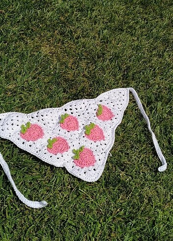 Örgü Çilek Bandana 