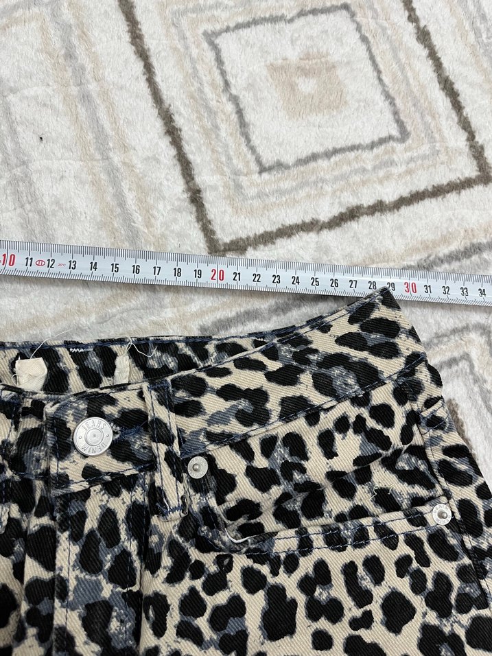 Kadın Leopar Desenli Mini Şort - Görsel 4