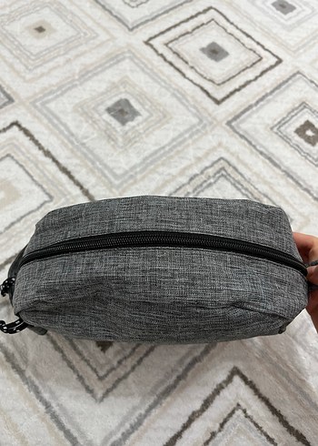 Gri Fermuarlı Kadın Makyaj Çantası - Görsel 2