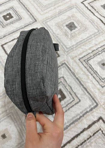 Gri Fermuarlı Kadın Makyaj Çantası - Görsel 3