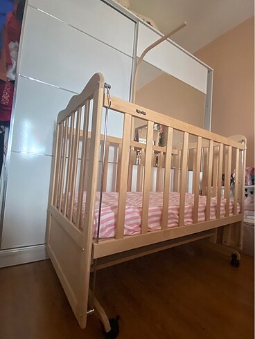 Diğer Ahşap bebek karyolası
