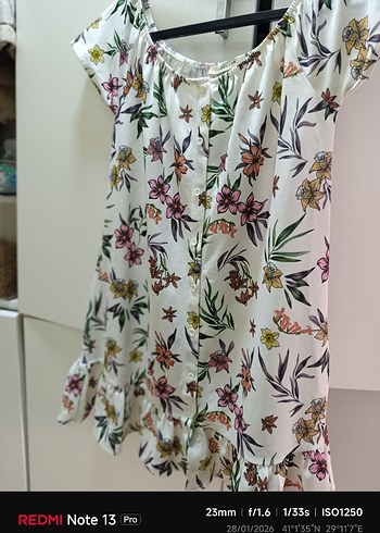 Çiçek Desenli kısa elbise - Görsel 3