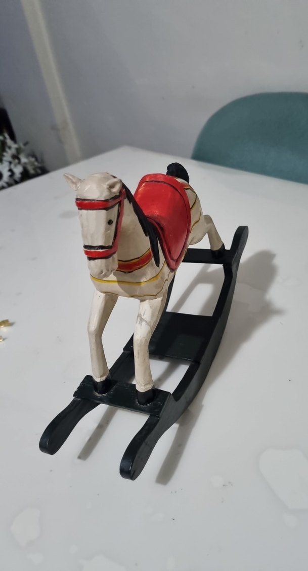 Beyaz Kırmızı Sallanan At Oyuncak - Görsel 2