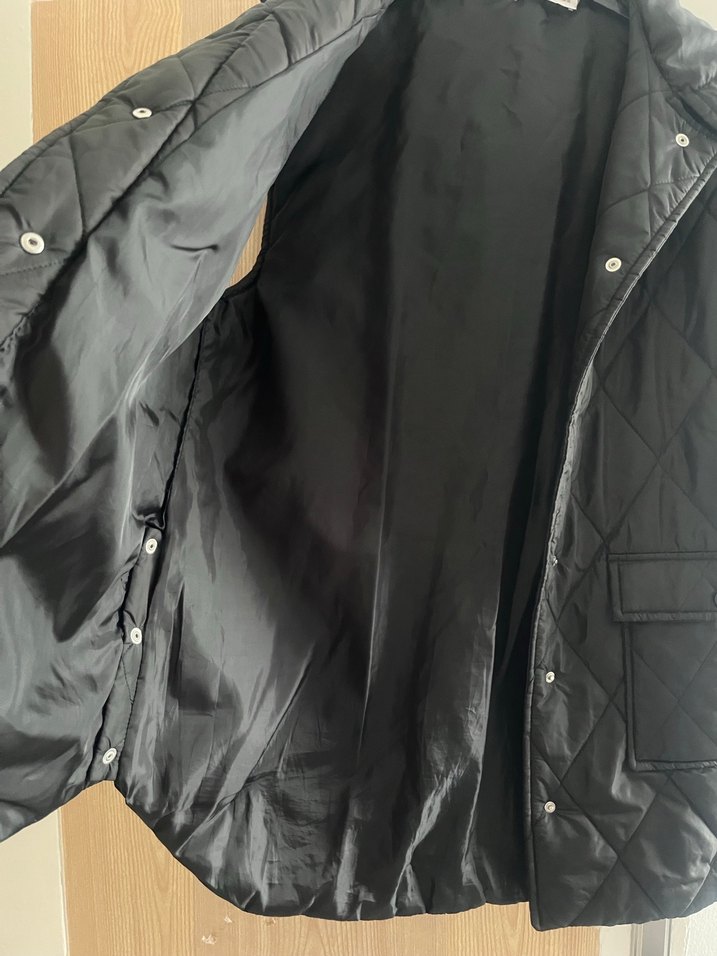 Düğmeli Siyah Kadın Kapüşonlu  Yelek - Görsel 2