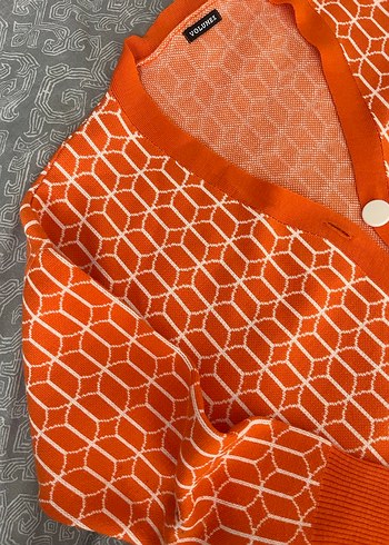 Turuncu Düğmeli Triko Hırka - Görsel 2